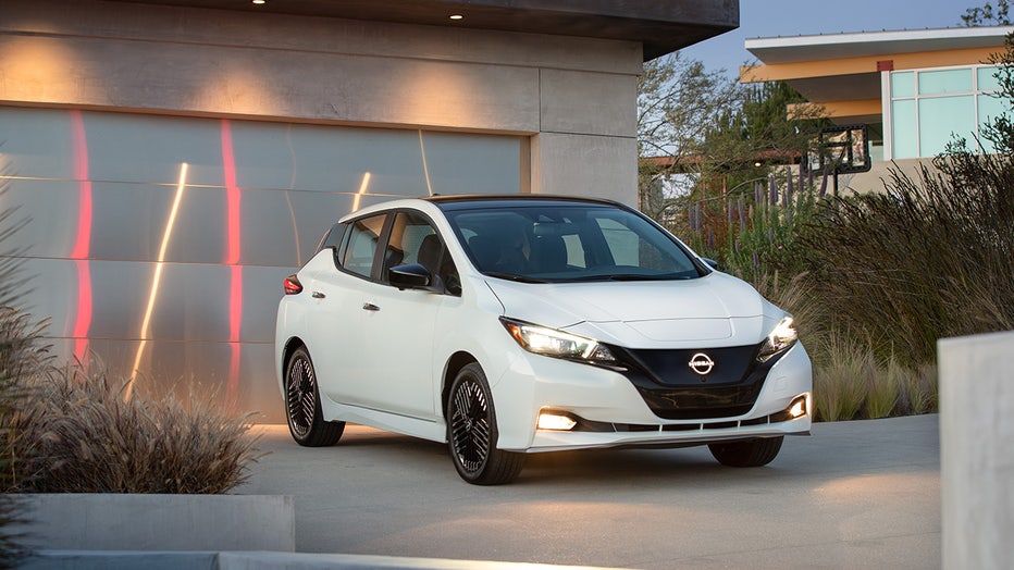 Nissan-Leaf.jpg