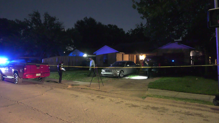 Police Search For Suspects After Deadly Home Invasion In Nw Houston Fox 26 Houston 4881