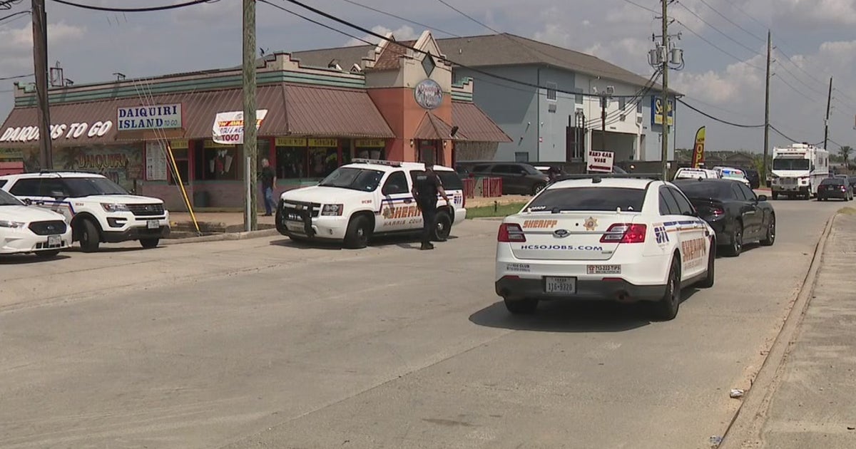 Wanted suspect shot, killed by deputies at northwest Harris County ...
