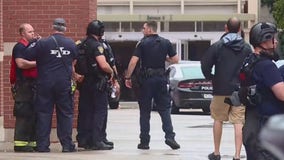 Indiana mall shooting: 3 dead; witness kills gunman