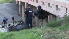 1 dead, 2 injured after SUV crashes into bridge, bayou in SE Houston