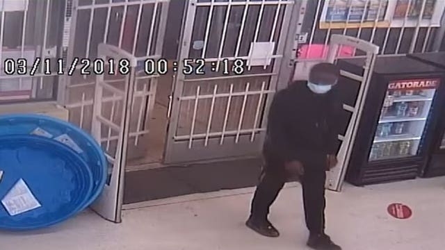 Police searching for aggravated robbery suspect of 2 North Houston stores