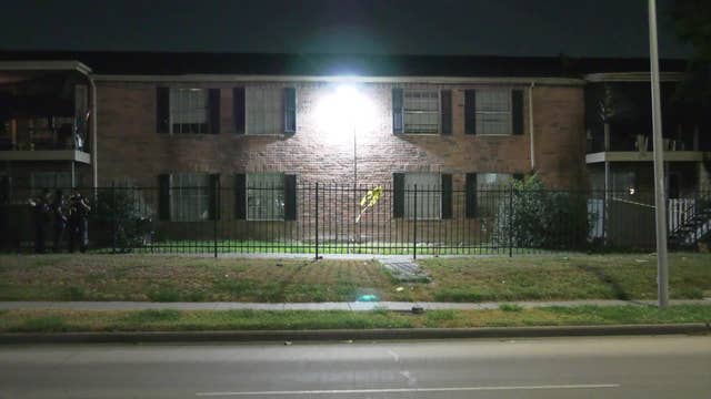 Mother finds man shot in the chest after hearing gunshot, Houston police say
