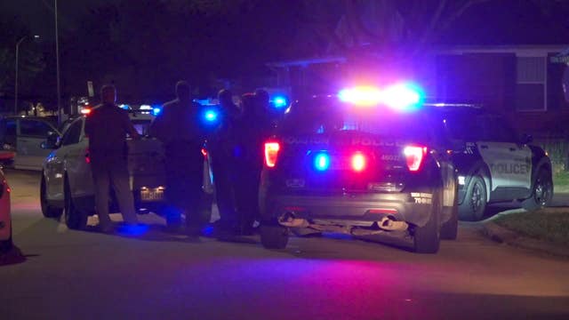 Man shot in car was able to drive away for help, Houston police say