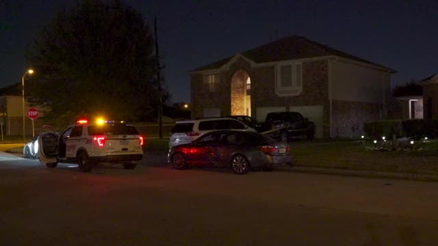 4 stabbed during family disturbance in north Harris County: sheriff