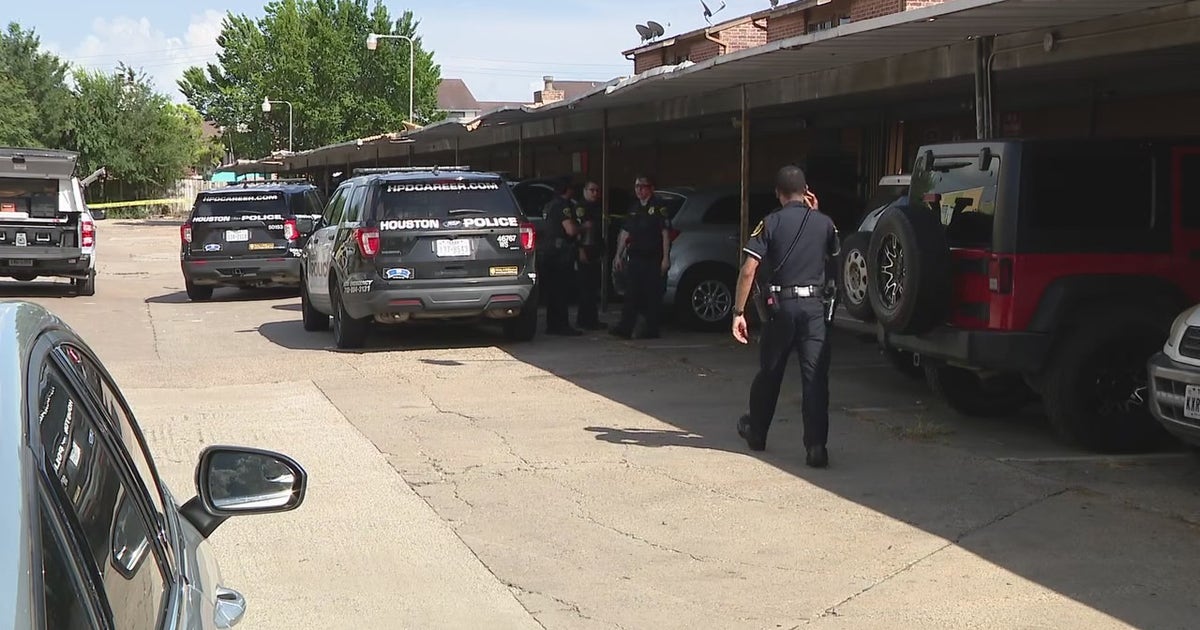 Teen found shot to death on sidewalk in southwest Houston | FOX 26 Houston