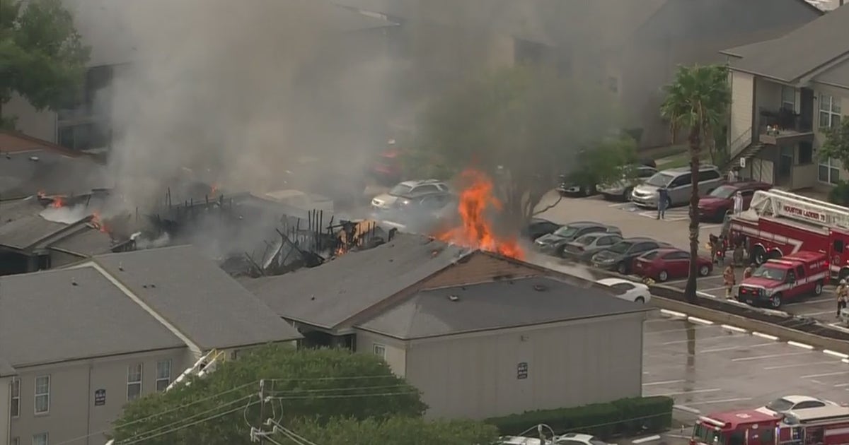 Firefighters contain 2-alarm apartment fire in West Houston | FOX 26 ...