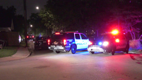 Police investigating 2 deadly shootings in Third Ward that occurred within minutes of each other