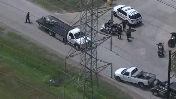 Motorcylist dies in crash with truck in northeast Harris County