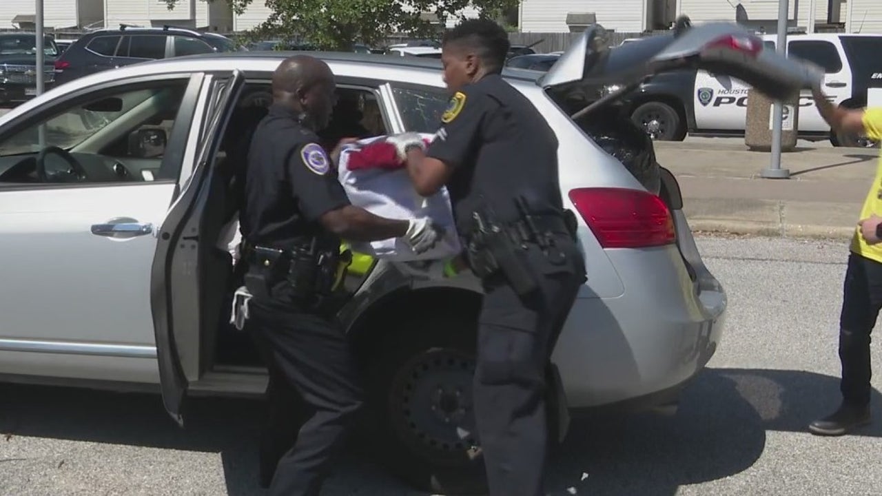 Hurricane Fiona: Houston PD works to donate relief items to residents ...