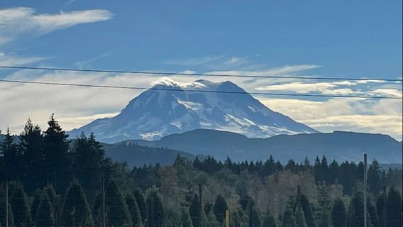 'It's a cloud': Mount Rainier is not erupting despite early appearance of steam