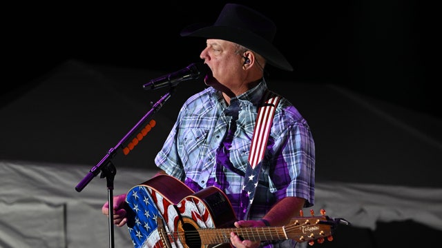 Country star John Michael Montgomery injured in serious tour bus accident: 'Difficult situation'