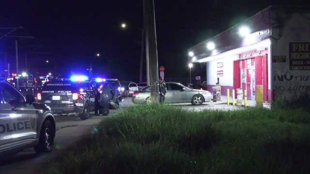 Man shot while sitting outside Houston convenience store