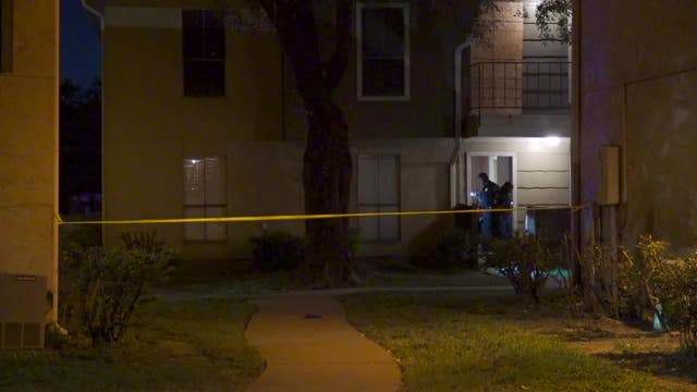 1 dead, 1 injured in home invasion shooting at Houston apartment