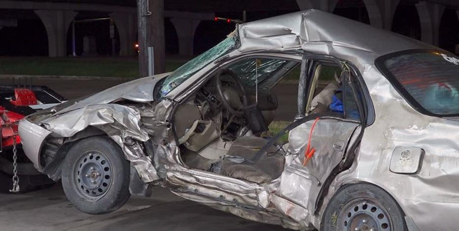 At least 1 driver killed in 2-vehicle crash in northeast Harris