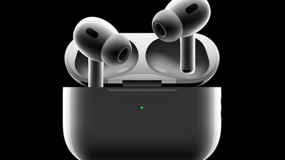 Apple-AirPods-Pro-2nd-gen-hero-220907_big.jpg.medium.jpg