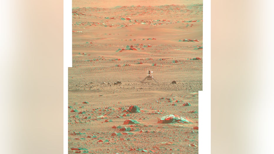 PIA24670-Ingenuity_Helicopter_in_3D-anaglyph.jpg