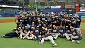 Fan cheer on Houston Astros at postseason rally at City Hall