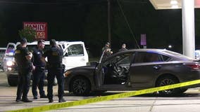 Gunfight on W Gulf Bank Rd. hospitalizes 2 men, Houston police investigating