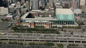 Will the roof be open at Minute Maid Park today for Houston Astros vs New York Yankees ALCS Game 2?