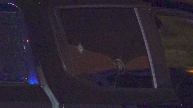 2 shot by passing vehicle on North Fwy, police investigating