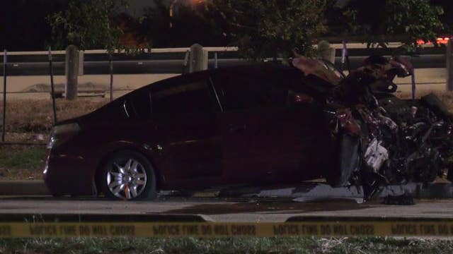 3 killed after major crash in Pearland caused passengers to eject from vehicle