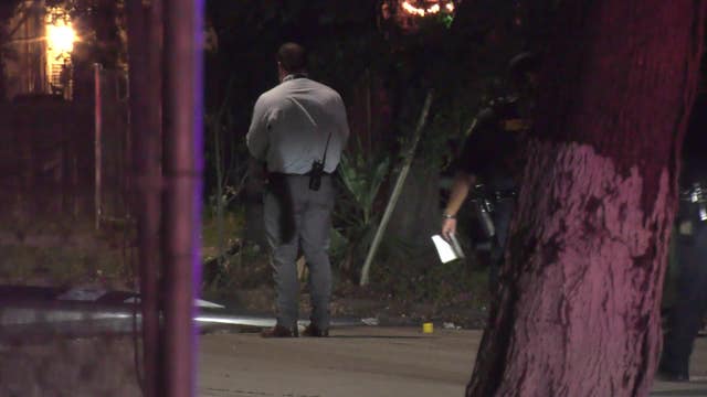 Man, woman shot in car on Park Drive in southeast Houston