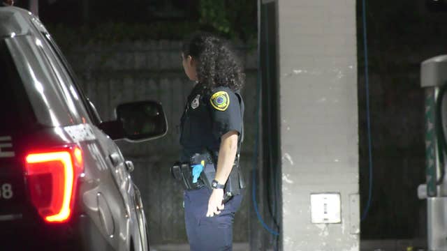 Homeless woman shot while sitting on curb in southwest Houston