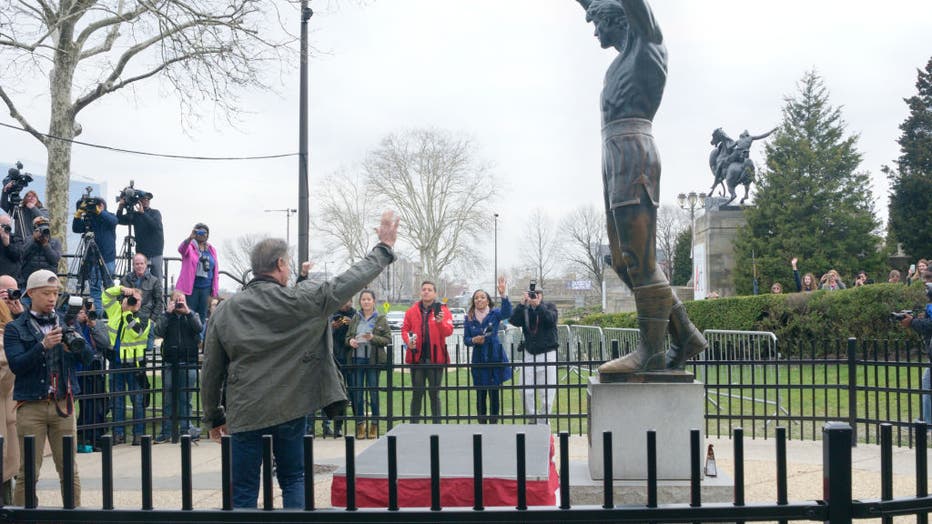 Jim Seimas, Airing It Out: Yo, Adrian, I did it — climbing the Rocky Steps  in Philadelphia – Santa Cruz Sentinel