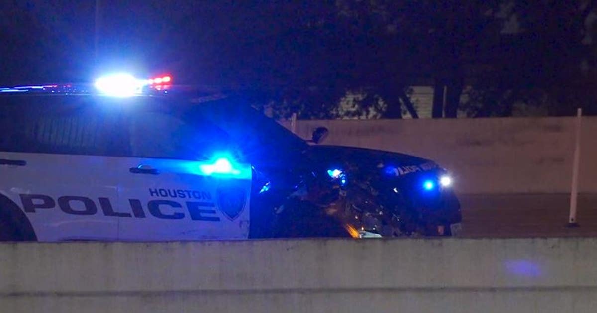Houston PD officer crashes patrol vehicle into suspected drunk driver ...