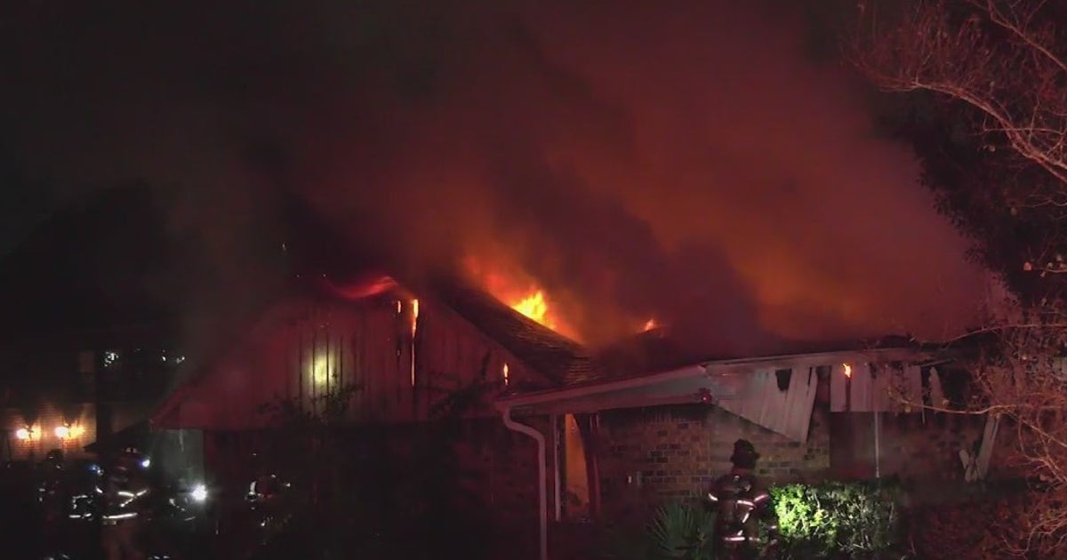 1 dead after Houston house fire on White Thorn Street | FOX 26 Houston