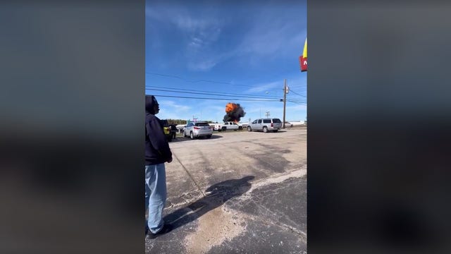 2 planes collide at Dallas air show, both planes based out Houston