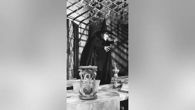 Auction house selling 'The Wizard of Oz' hourglass with starting bid at $400K