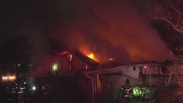 1 dead after Houston house fire on White Thorn Street