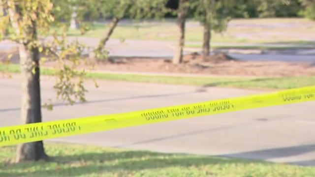 Pearland PD officer shoots suspect in southeast Houston, authorities investigating