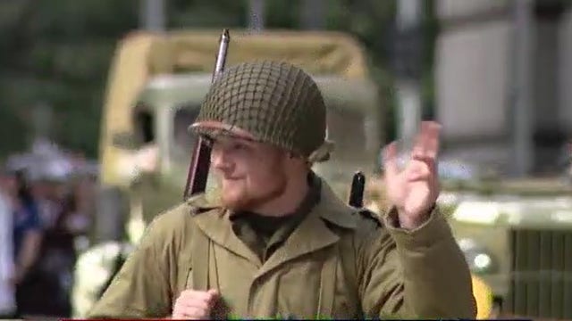 Houston thanks military heroes this Veterans Day with parade Downtown