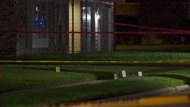 Suspects in Harris County home invasion on Windmoor reportedly pretended to be police