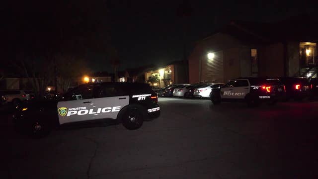 Houston boy, 11, shot while taking out trash at apartment complex