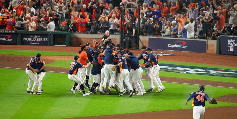 DICK'S Sporting Goods on X: All in for another ring. Celebrate with free  shipping on official Houston Astros™ fan gear for the final series    / X