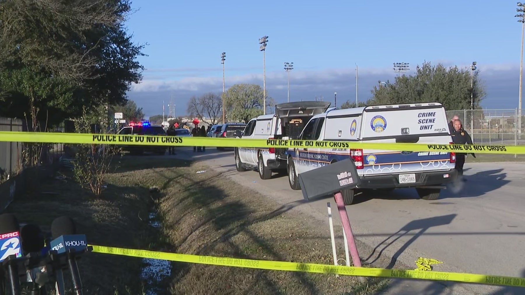 Off-duty Harris County deputy shot possibly at club on Chimney Rock