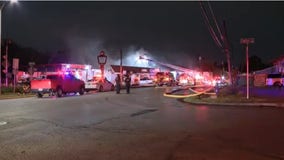 Southeast Houston shopping center catches fire, three stores damaged