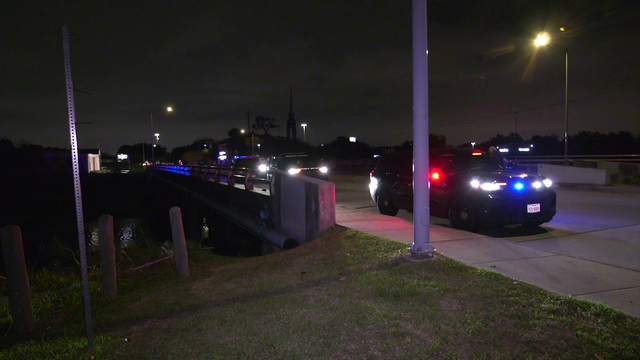 Homeless man, woman found shot along Broadway Street in southeast Houston