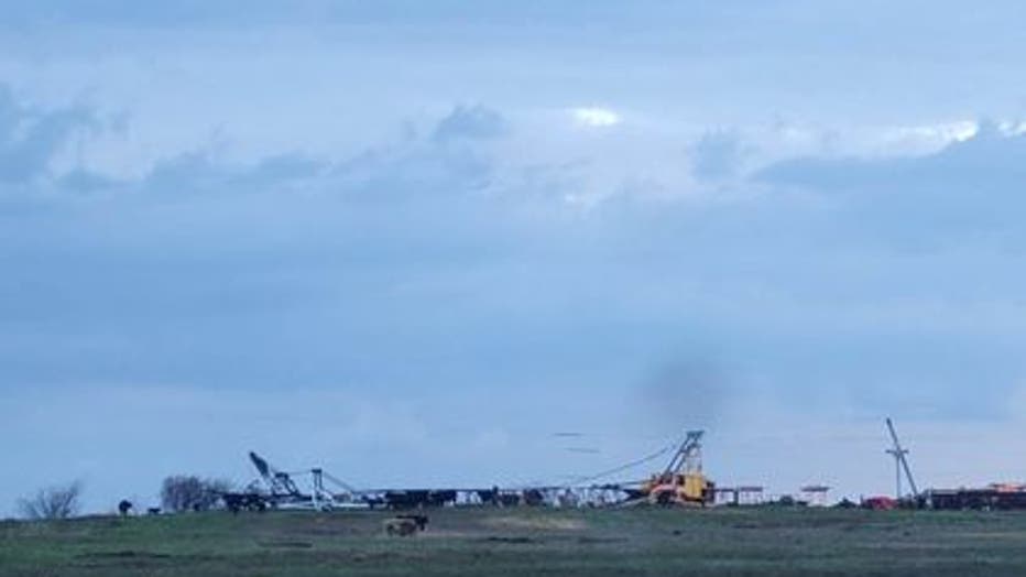 decatur-crane-toppled-Tori-Barnard.jpg