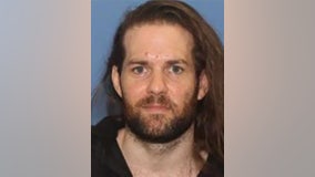 Police warn that Oregon torture suspect Benjamin Obadiah Foster is using dating apps