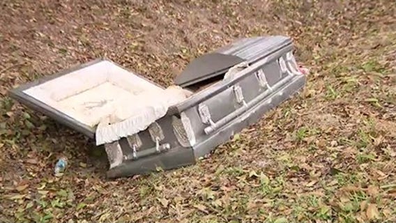 Empty coffin found in ditch in north Houston, 'somebody gotta come get it'