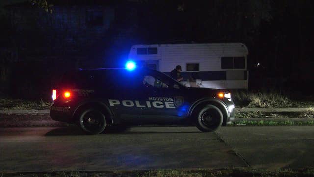 Houston man shot in head while sleeping in trailer on Elgin Street