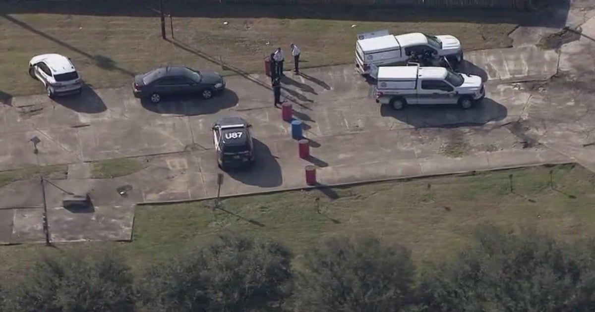 Man found dead outside Houston business on MLK Blvd | FOX 26 Houston