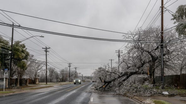 Hundreds of thousands still without power in Texas on Friday