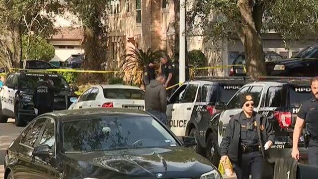 Two Houston police officers stabbed by suspect identified