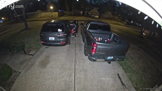 Harris Co. Constables searching for burglary of a vehicle suspect
